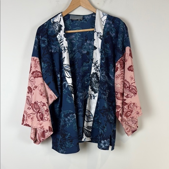 Anthropologie Floral Kimono Jacket in Blue and Pink One Size *No Belt - Picture 2 of 7